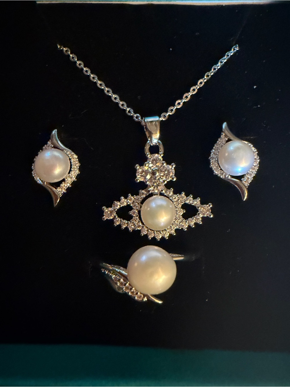 Freshwater Pearl 18k Plated 925 Silver Halo Necklace, Stud Earrings & Ring set - Picture 2 of 4